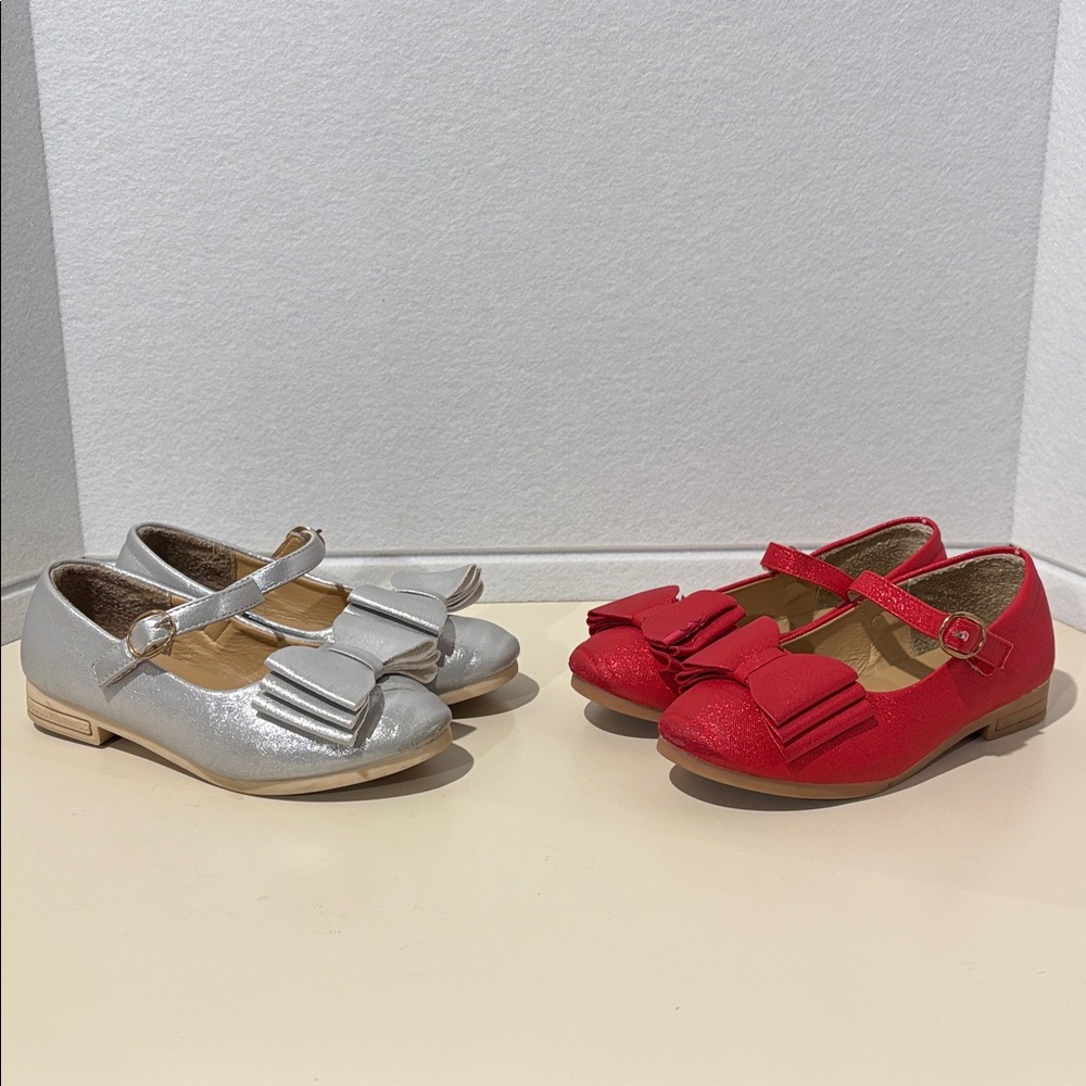 Pipperdoodles Lot of 2 Sparkly Silver & Red Bow Girls Velcro Shoes Pip Squeak